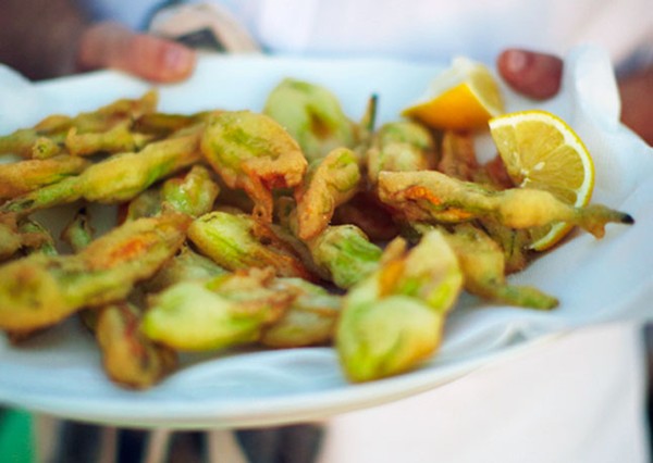 Fried zucchini blossoms
