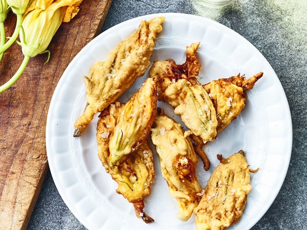 Fried zucchini blossoms with prosciutto and mozzarella