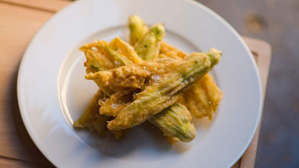 Fried zucchini flowers (Beignets de fleurs de courgette)