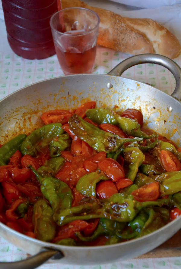 Friggitelli with tomatoes