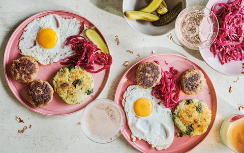 Frikadellen with bubble and squeak and fried eggs