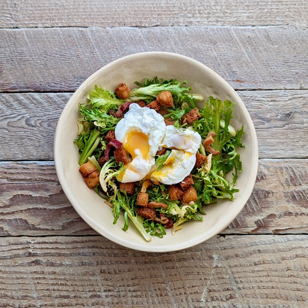 Frisée salad from Lyon (Salade Lyonnaise)