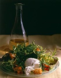 Frisée salad with gizzard confit and lentils