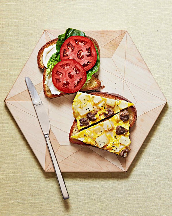 Frittata-hash sandwich