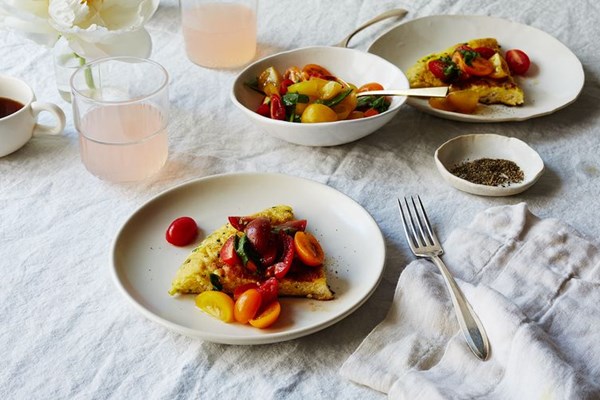 Frittata with bread and cherry tomatoes