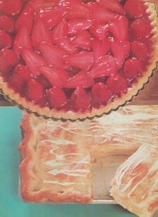 Frosted big apple pie
