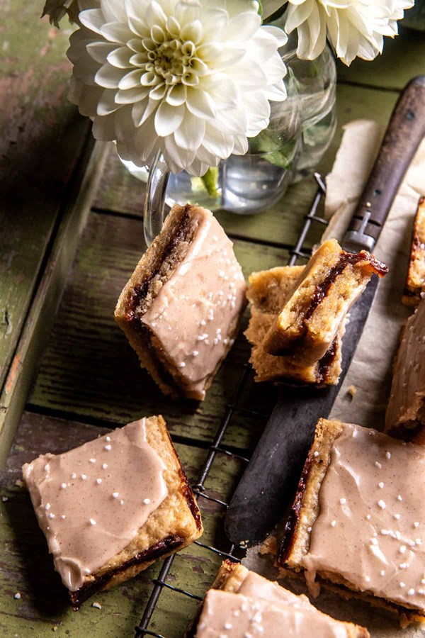 Frosted brown sugar Pop Tart bars