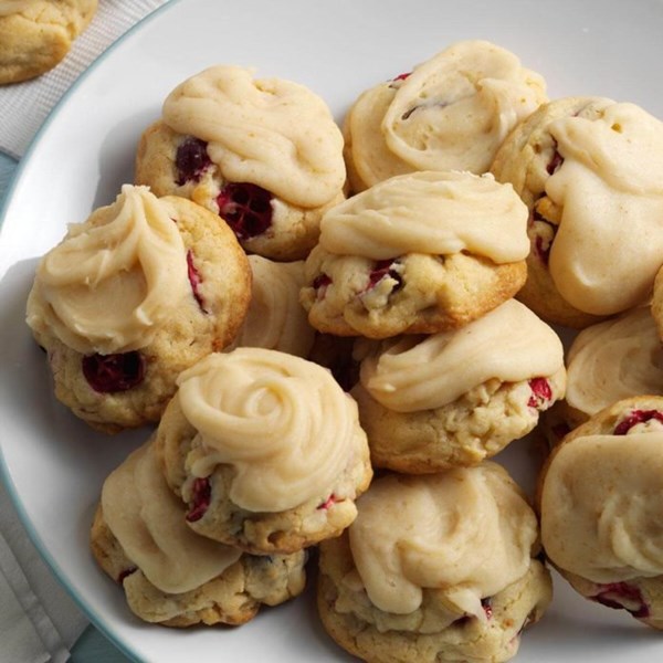 Frosted cranberry drop cookies