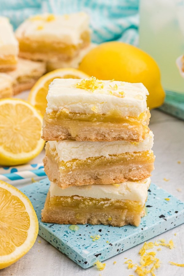 Frosted lemon bars