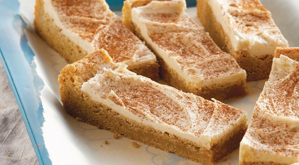 Frosted snickerdoodle bars