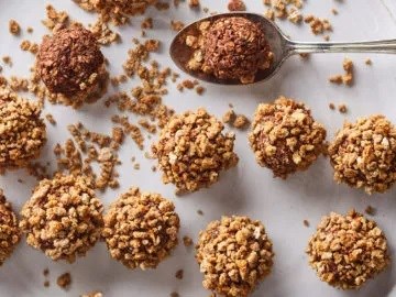 Frozen chocolate-banana treats 