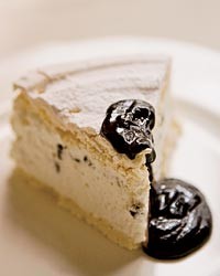 Frozen chocolate-chip meringata