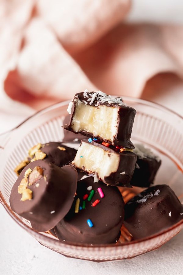 Frozen chocolate-covered bananas