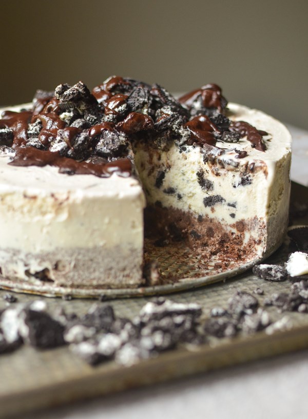 Frozen chocolate Oreo ice cream cake