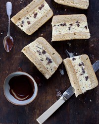 Frozen hazelnut mousse cakes with Armagnac