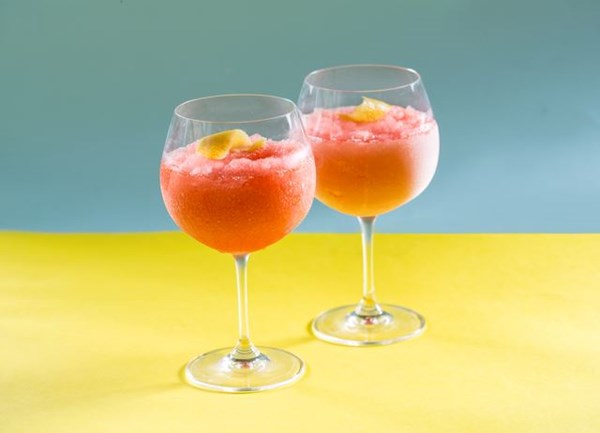 Frozen rosé (Frosé)