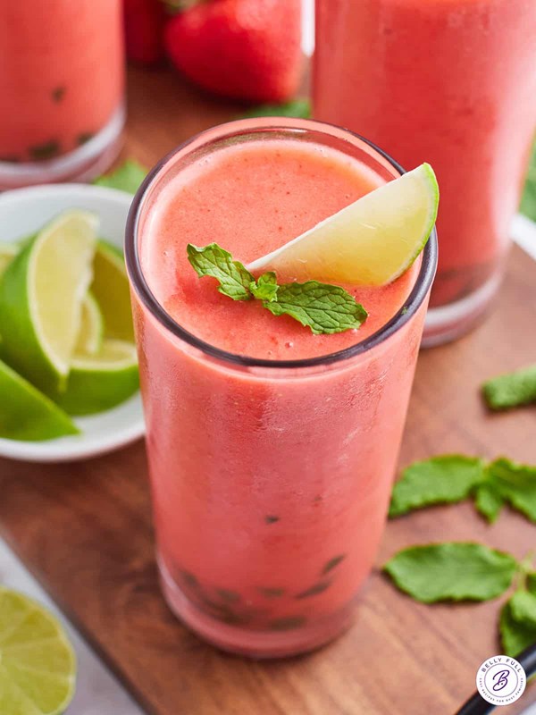 Frozen strawberry mojito