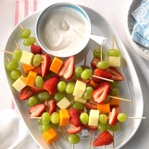 Fruit & cheese kabobs 