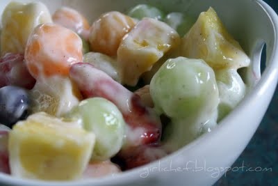 Fruit & yogurt salad with honey & cinnamon