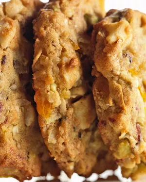Fruit and nut cookies