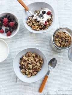 Fruit and nut granola