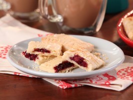 Fruit-filled mini "toaster" pastries