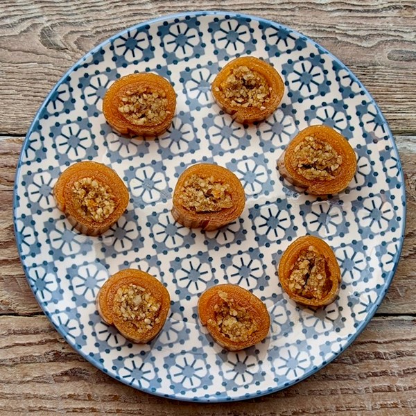 Fruit leather & walnut rolls