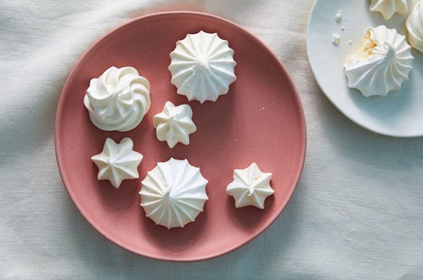 Fruit meringues