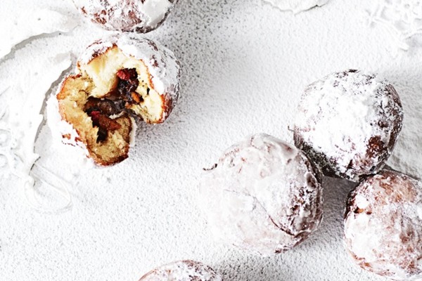 Fruit mince doughnuts