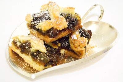 Fruit mince slice