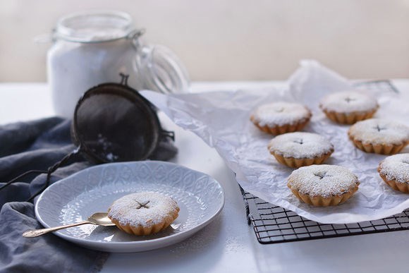Fruit mince tarts