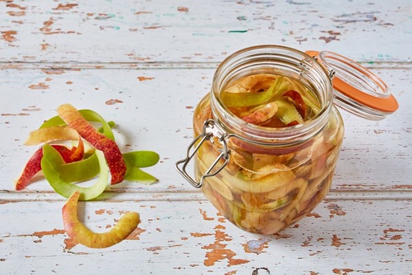 Fruit peel vinegar