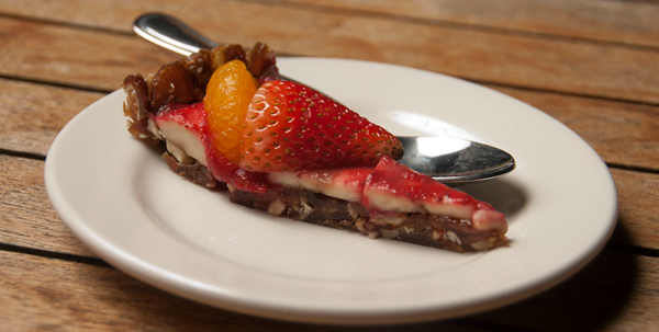 Fruit pie with date-nut crust