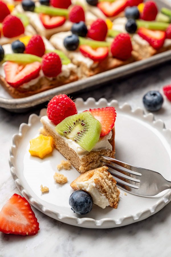Fruit pizza