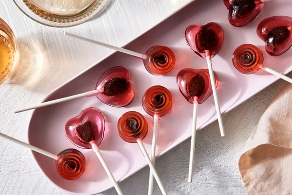 Fruit pops with chocolate centers