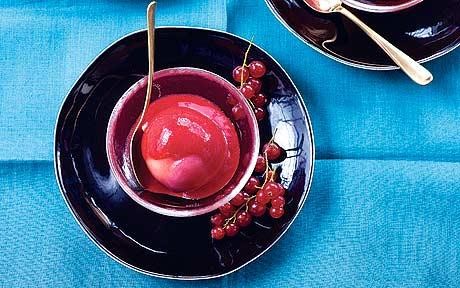 Fruit recipe: poached white peaches with raspberry purée