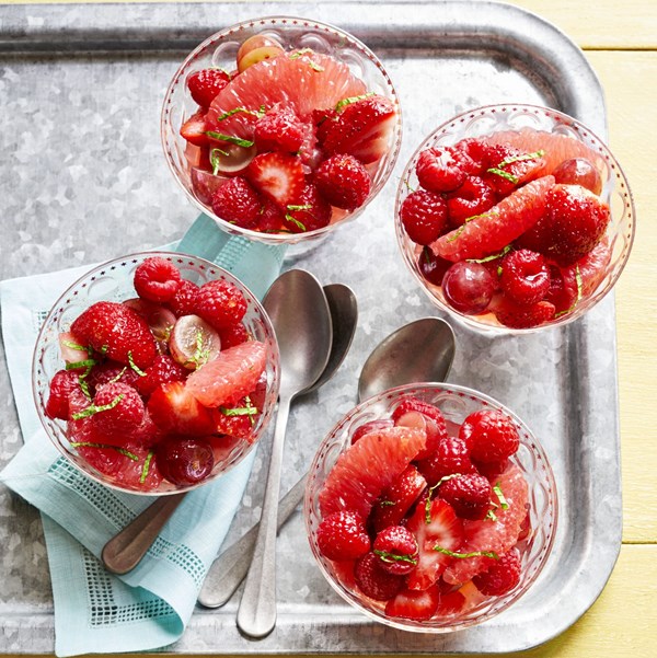 Fruit salad with grapefruit-vanilla syrup