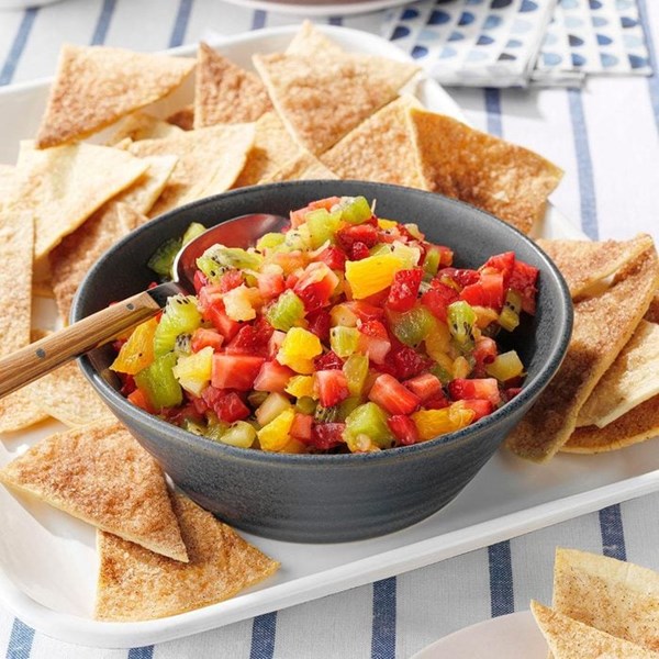 Fruit salsa with cinnamon chips