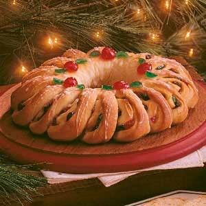 Fruited Swedish tea rings