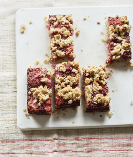 Fruity breakfast crumble bars