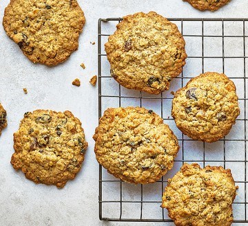 Fruity flapjack cookies