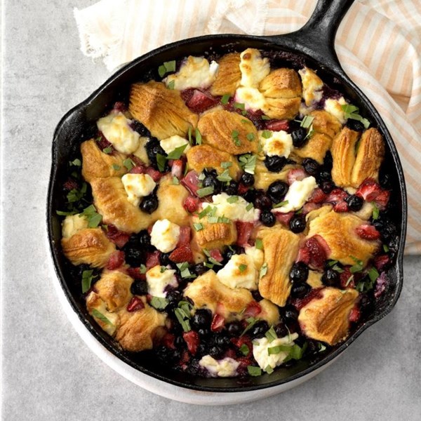 Fruity pull-apart bread