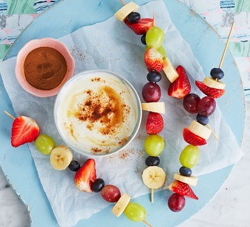 Fruity skewers with yogurt dip