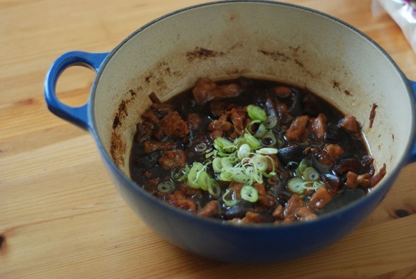 Fuchsia Dunlop's braised chicken with dried shiitake mushrooms