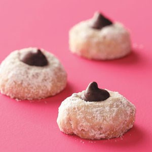 Fudge-filled sandies