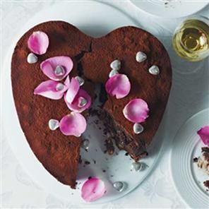 Fudgy chocolate brownie cake