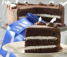 Fudgy coconut cream cake (with coconut cream filling & chocolate fudge frosting)