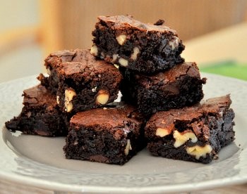 Fudgy gluten free brownies with walnuts