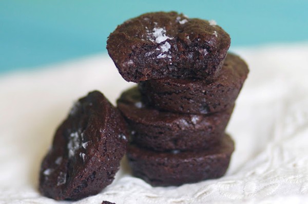 Fudgy sea salt brownies bites