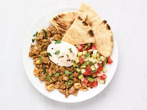 Ful medames with eggs and pita